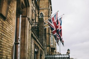 Your Ultimate Guide to Immigrating and Landing a Job in the United Kingdom in 8 Steps